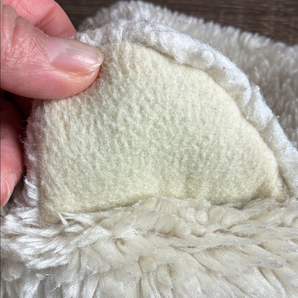 Vintage Cozy Cream Bear Ear  Hat - Picture 8 of 9